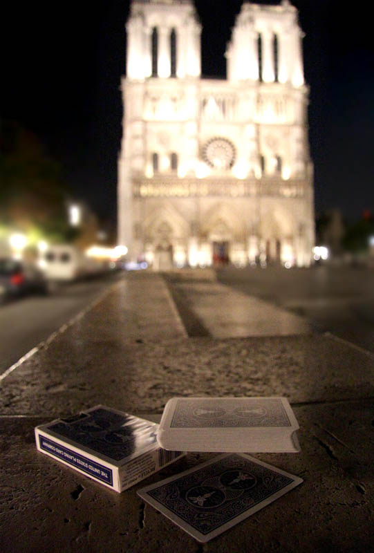 Photo du tour Suspended de Mathieu Bich devant Notre Dame à Paris